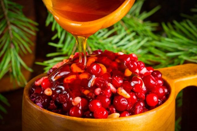 Lingonberries for the winter without sugar: recipes