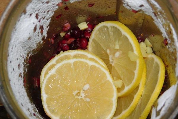 Lingonberry compote: how to cook a lingonberry drink from frozen, fresh berries, with apples, recipes for winter preparations