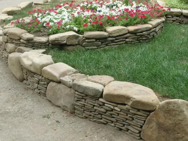 Making a round flower bed: luxurious ideas + inspiring photos