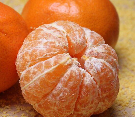 Mandarin bones: benefits, can I swallow