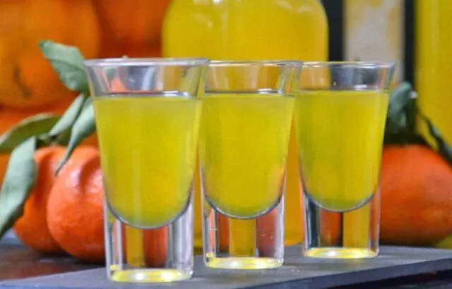 Mandarin liqueur at home: recipes for vodka, from alcohol