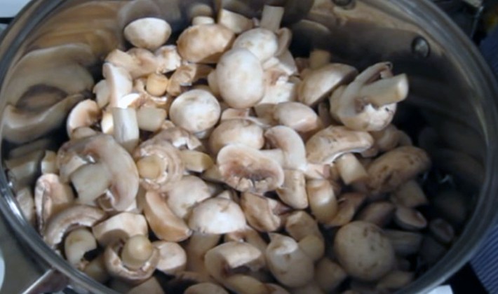 Marinade for champignons: popular recipes