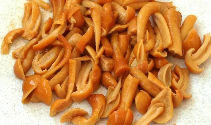 Marinating mushrooms for the winter: recipes for blanks without sterilization