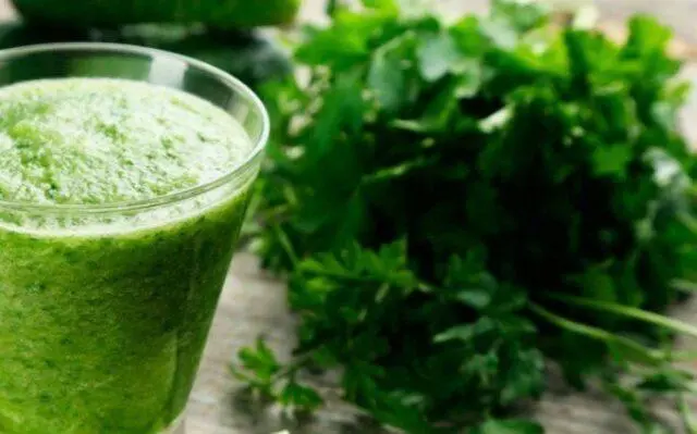 Mask, decoction, infusion and juice of parsley for the face: recipes, benefits, reviews