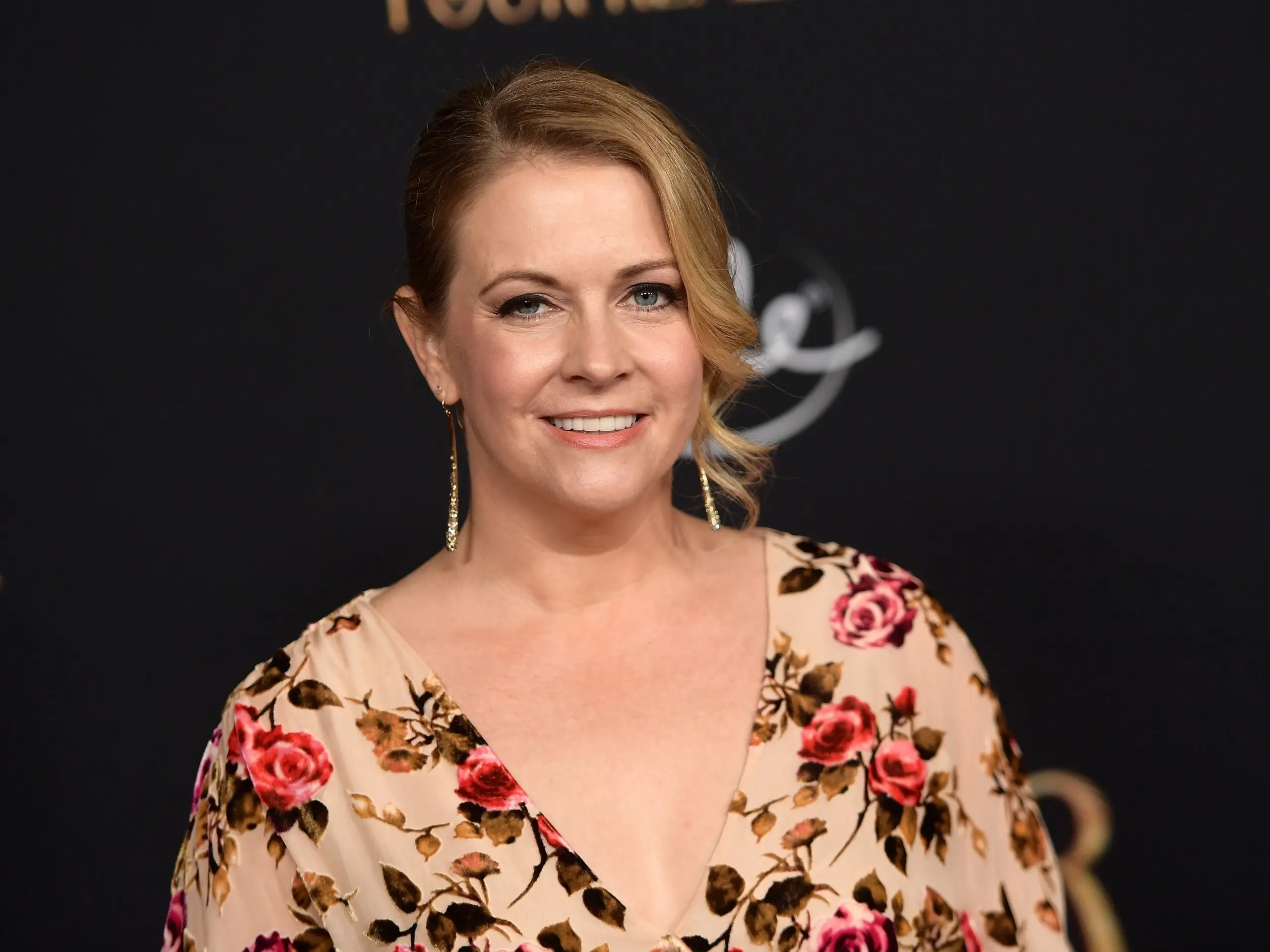 Melissa Joan Hart fell ill with COVID-19, even though she had been vaccinated before. «I&#8217;m really angry»