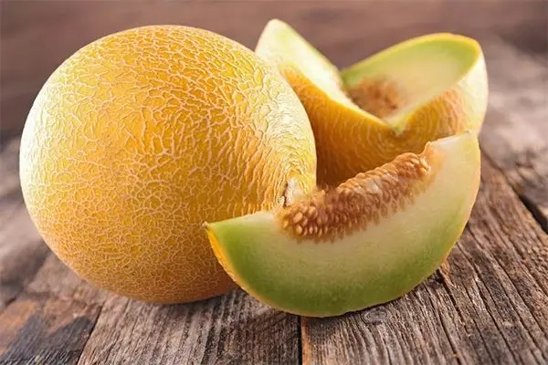 Melon Kolkhoz Woman: photo, description, benefits and harms