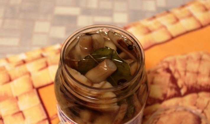 Methods for pickling mushrooms: step by step recipes with photos