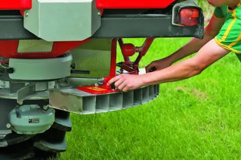 Mineral fertilizer spreader: advantages