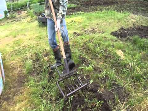 Miracle pitchfork for digging the earth: features of the tool