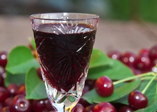 Moonshine from cherries: 6 recipes