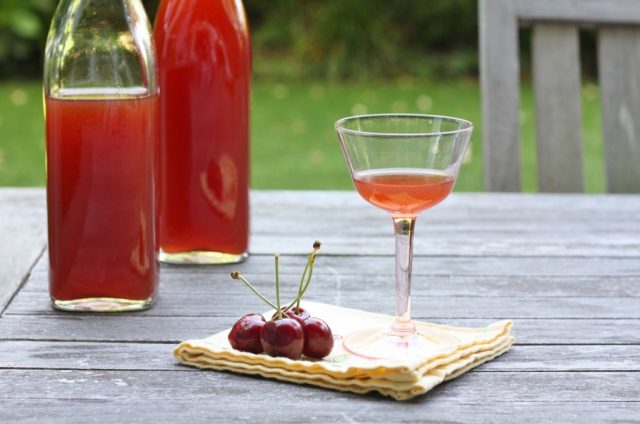 Moonshine from cherries: 6 recipes