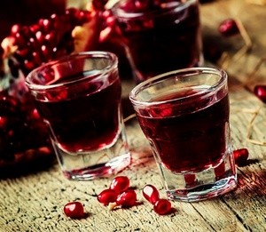 Moonshine tinctures on pomegranate: cooking recipes