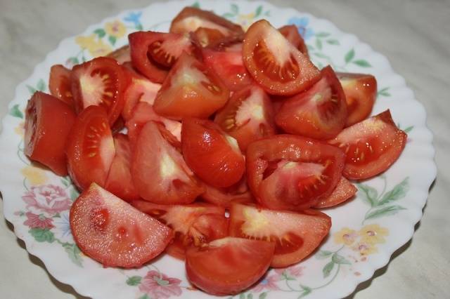 Mother-in-law&#8217;s tongue with tomatoes: recipe