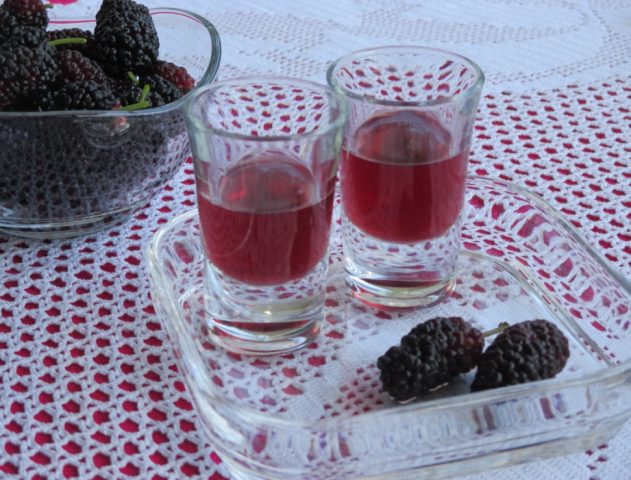 Mulberry liqueur