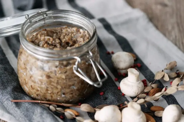 Mushroom caviar: fresh and boiled, recipes with photos