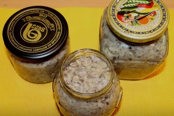 Mushroom caviar from butter for the winter: step by step recipes