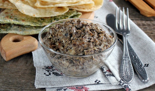 Mushroom caviar from waves for the winter: cooking recipes