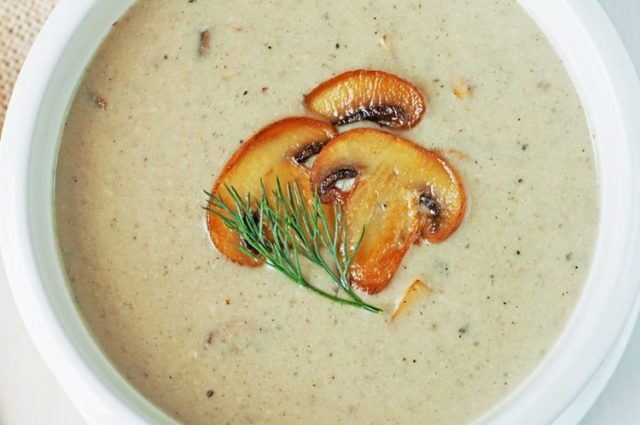 Mushroom cream soup from champignons: recipes with photos