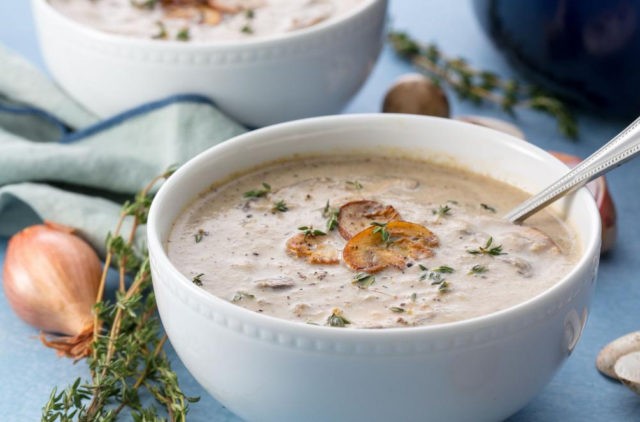 Mushroom cream soup from champignons: recipes with photos