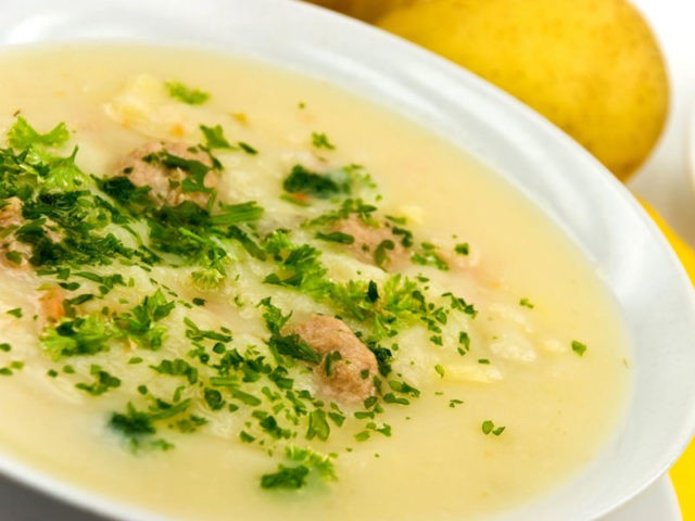 Mushroom cream soup (soup puree) from champignons with cream: calories, cooking recipes