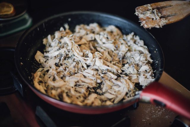 Mushroom julienne (julienne) from champignons in a pan: the best recipes with photos