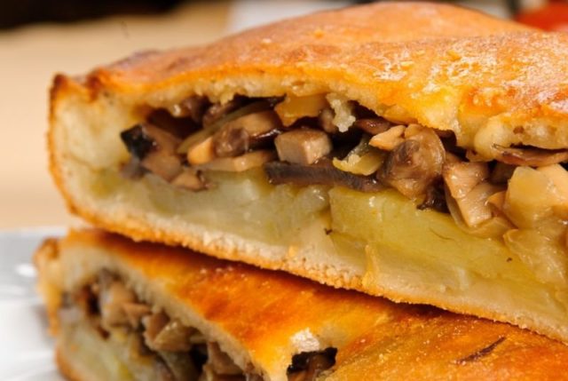 Mushroom pie: with potatoes, cabbage and meat, recipes with photos