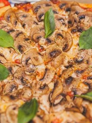 Mushroom pizza recipes with champignons