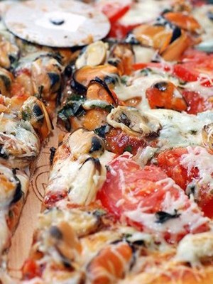 Mushroom pizza recipes with champignons