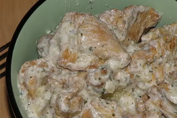 Mushroom recipes in sour cream