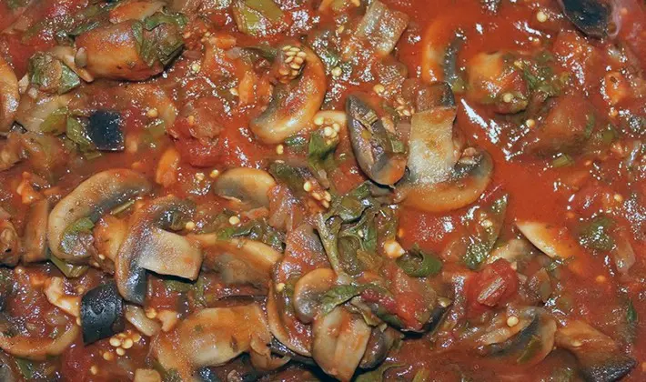 Mushroom recipes in tomato sauce