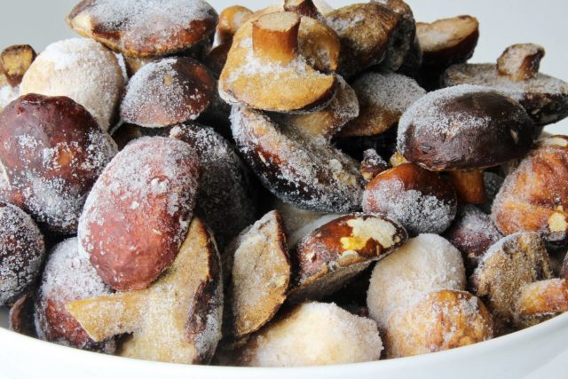 Mushroom soup from frozen boletus