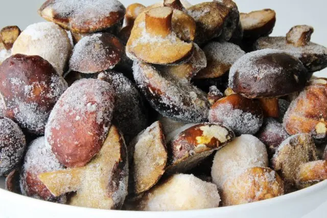 Mushroom soup from frozen boletus