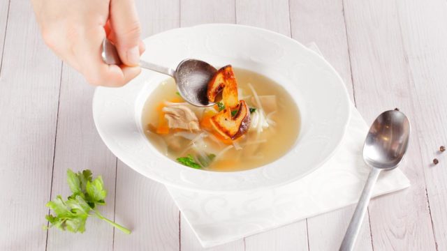 Mushroom soup from frozen porcini mushrooms: how to cook, recipes