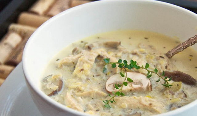 Mushroom soup puree from mushrooms: fresh, frozen, dried