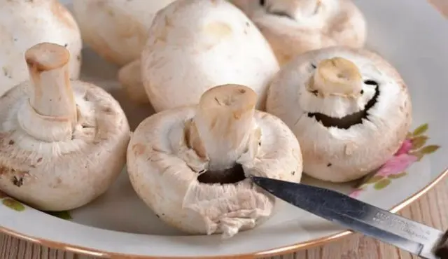 Mushrooms: Do I need to clean and wash fresh mushrooms before cooking