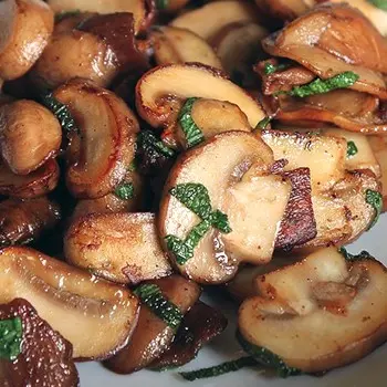 Mushrooms fried with onions