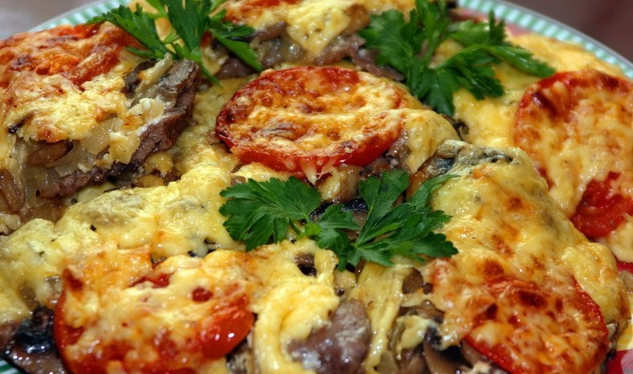 Mushrooms with chicken meat: delicious recipes