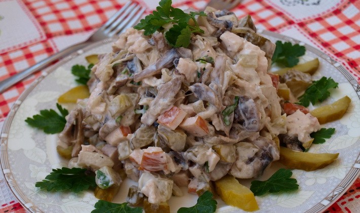 Mushrooms with chicken meat: delicious recipes