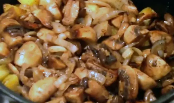 Mushrooms with meat and potatoes: homemade recipes