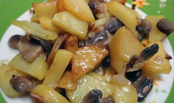 Mushrooms with meat and potatoes: homemade recipes