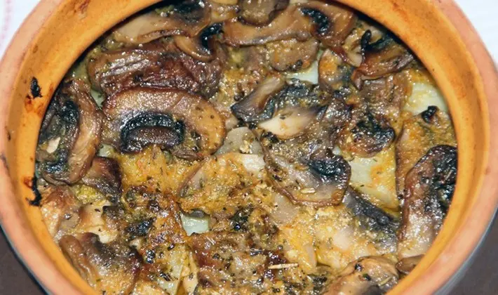 Mushrooms with meat and potatoes: homemade recipes