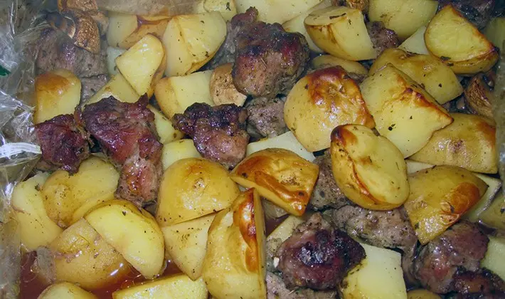 Mushrooms with meat and potatoes: homemade recipes