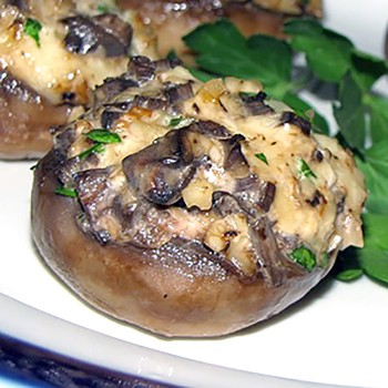 Mushrooms with minced meat: recipes for hearty dishes