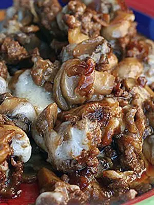 Mushrooms with minced meat: recipes for hearty dishes