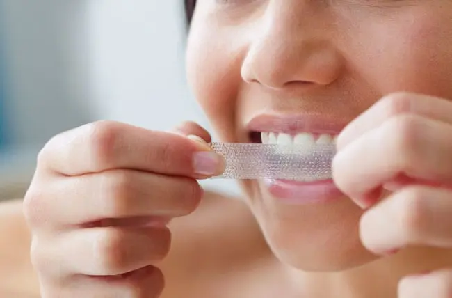 Natural teeth whitening methods &#8211; do they work? Is it worth using them?