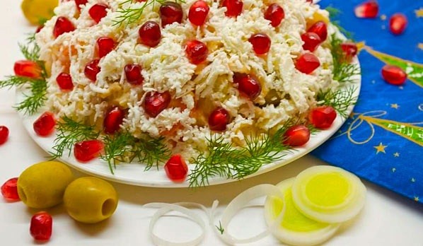 New Years salad Snezhinka with chicken and cheese