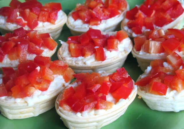 New Years tartlets: appetizer recipes, with salad