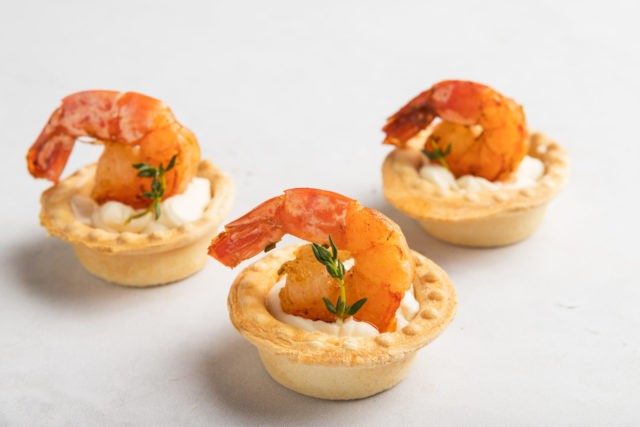 New Years tartlets: appetizer recipes, with salad