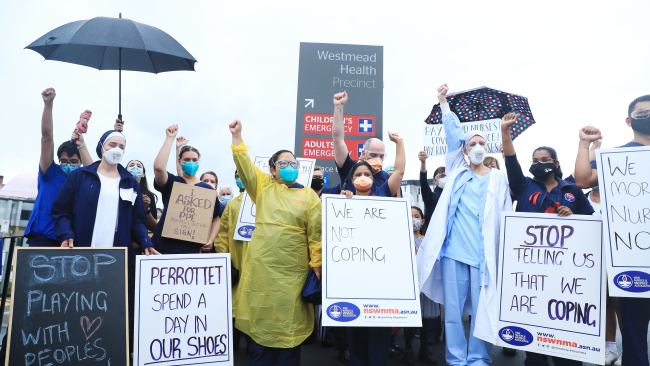 Nurses and midwives strike. &#8220;There was supposed to be a historic raise, there is a historic flop&#8221;