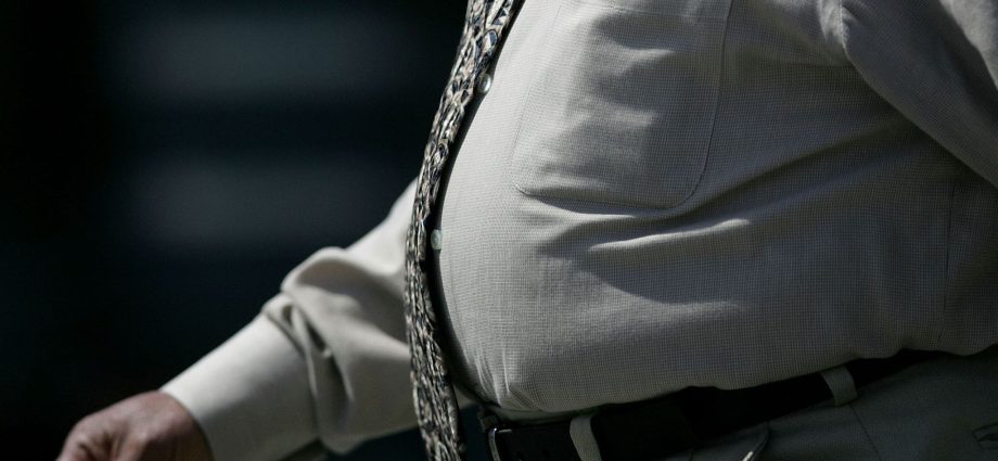 Obese men should lose weight before having a child